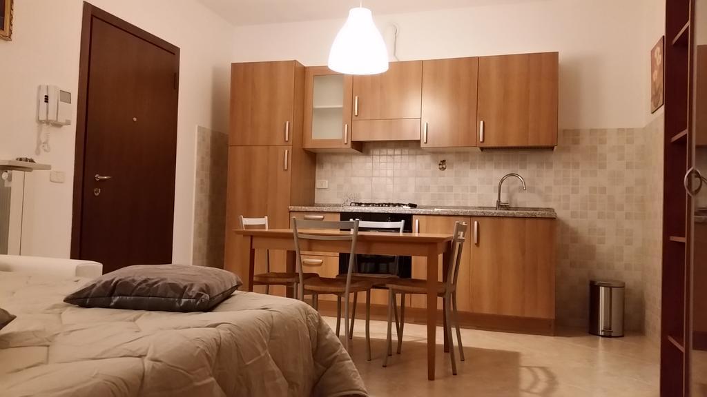 Bilocale Via Imola 4 Lägenhet Verona Exteriör bild