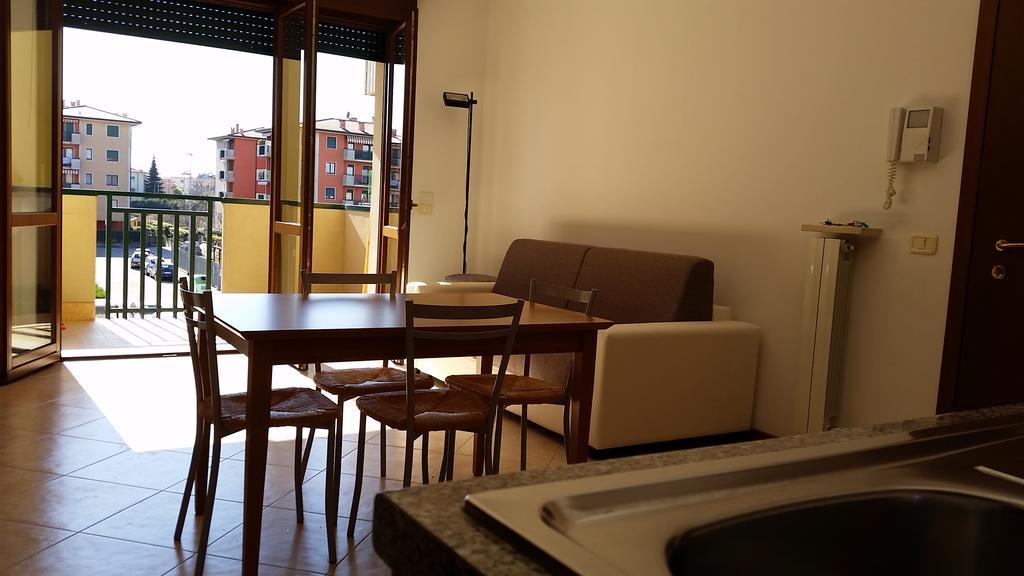 Bilocale Via Imola 4 Lägenhet Verona Exteriör bild
