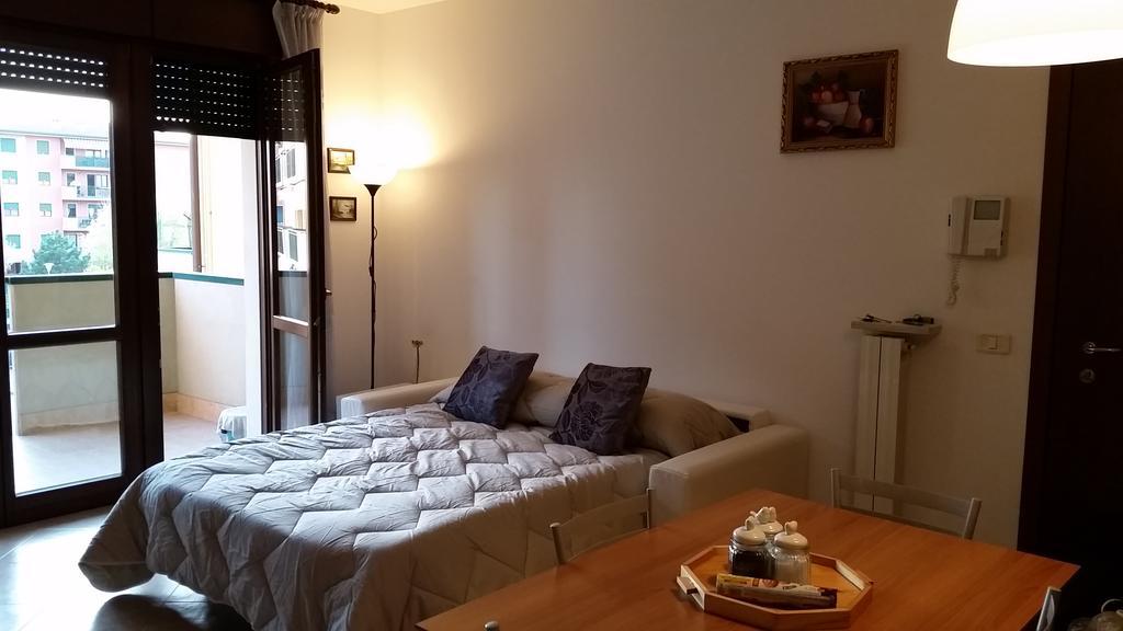 Bilocale Via Imola 4 Lägenhet Verona Exteriör bild