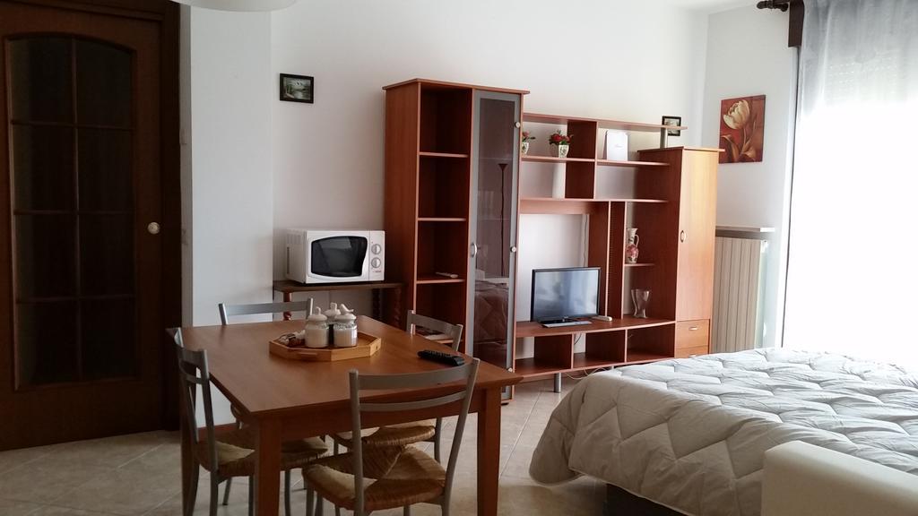 Bilocale Via Imola 4 Lägenhet Verona Exteriör bild