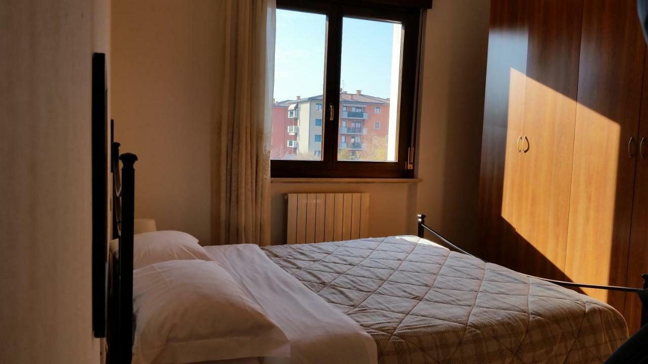 Bilocale Via Imola 4 Lägenhet Verona Exteriör bild