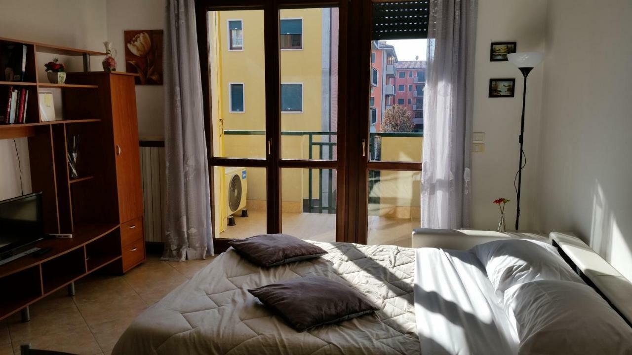 Bilocale Via Imola 4 Lägenhet Verona Exteriör bild